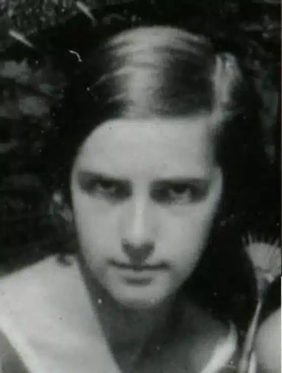 Sukualbumin vanha kuva joka kuuluu Rydman.